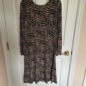 New MIDI Dress with Tags. It is a Size 8 (fits perfectly a 10).